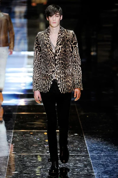 Look 12